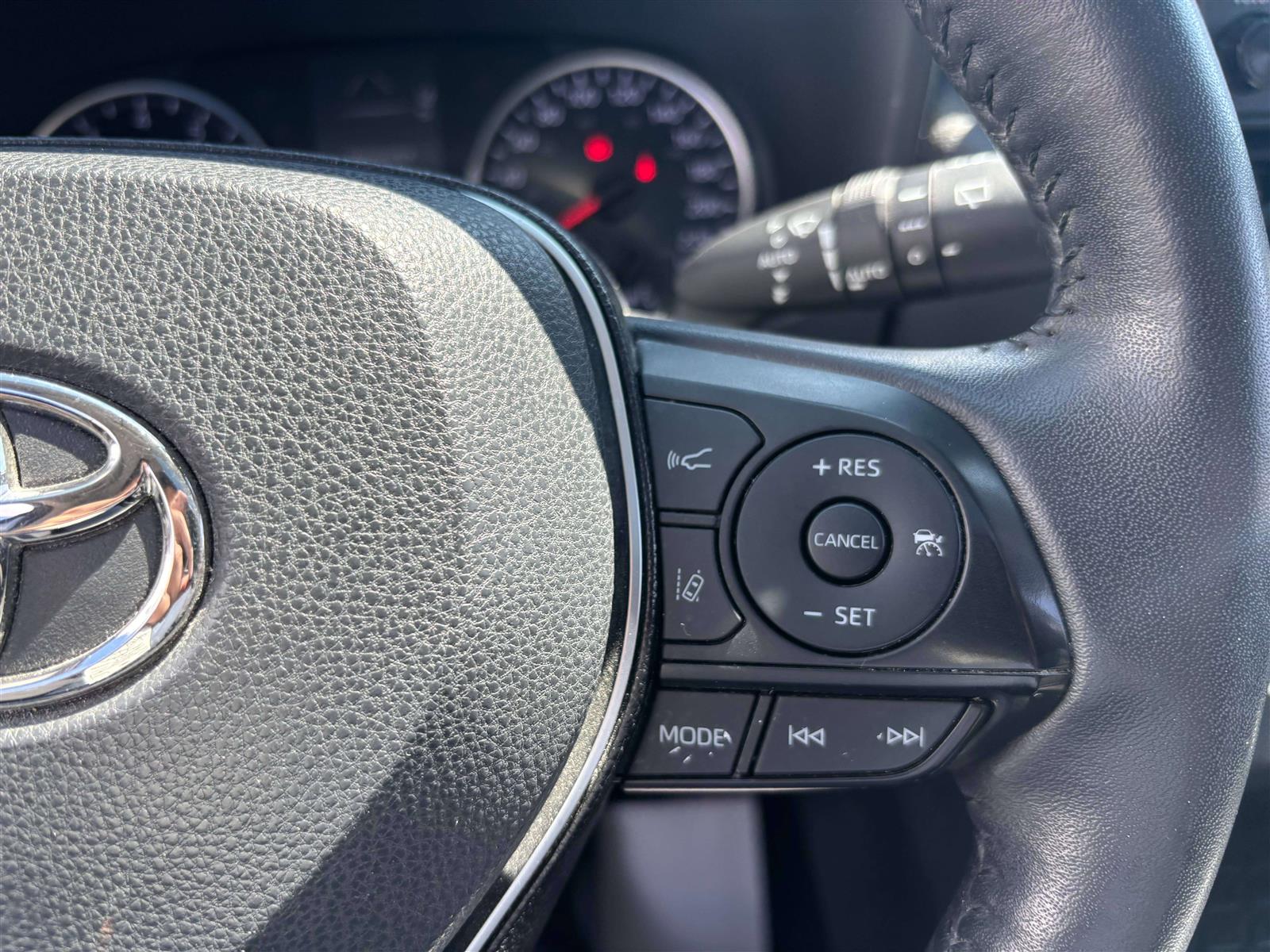2021 Toyota RAV4 XLE - Thumbnail 16