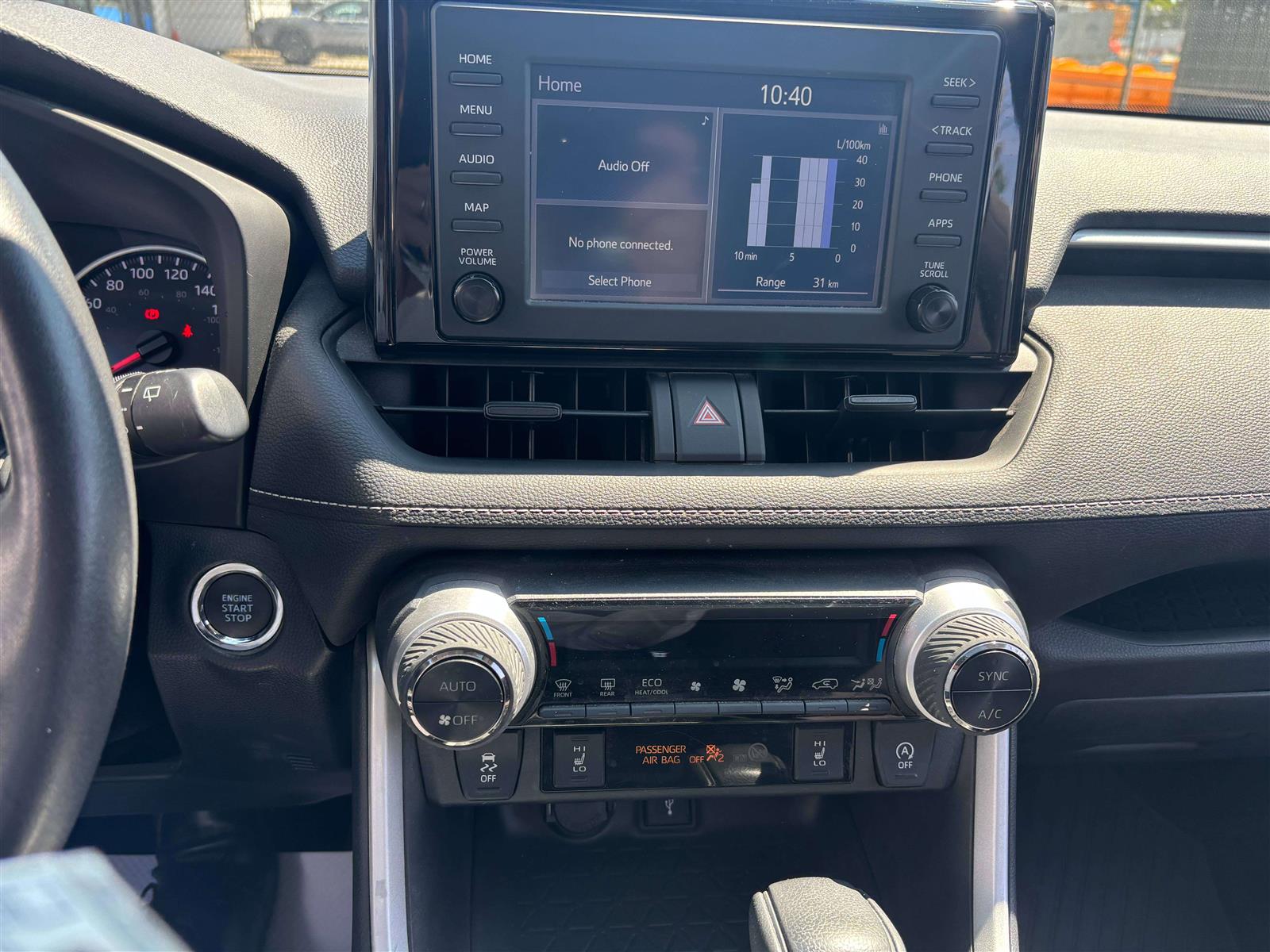 2021 Toyota RAV4 XLE - Thumbnail 17
