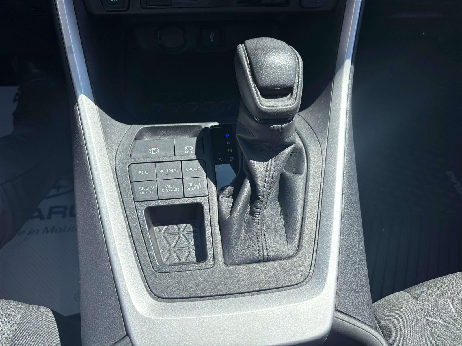 2021 Toyota RAV4 XLE - Thumbnail 18