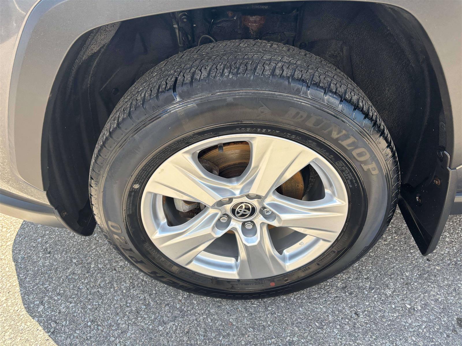 2021 Toyota RAV4 XLE - Thumbnail 9