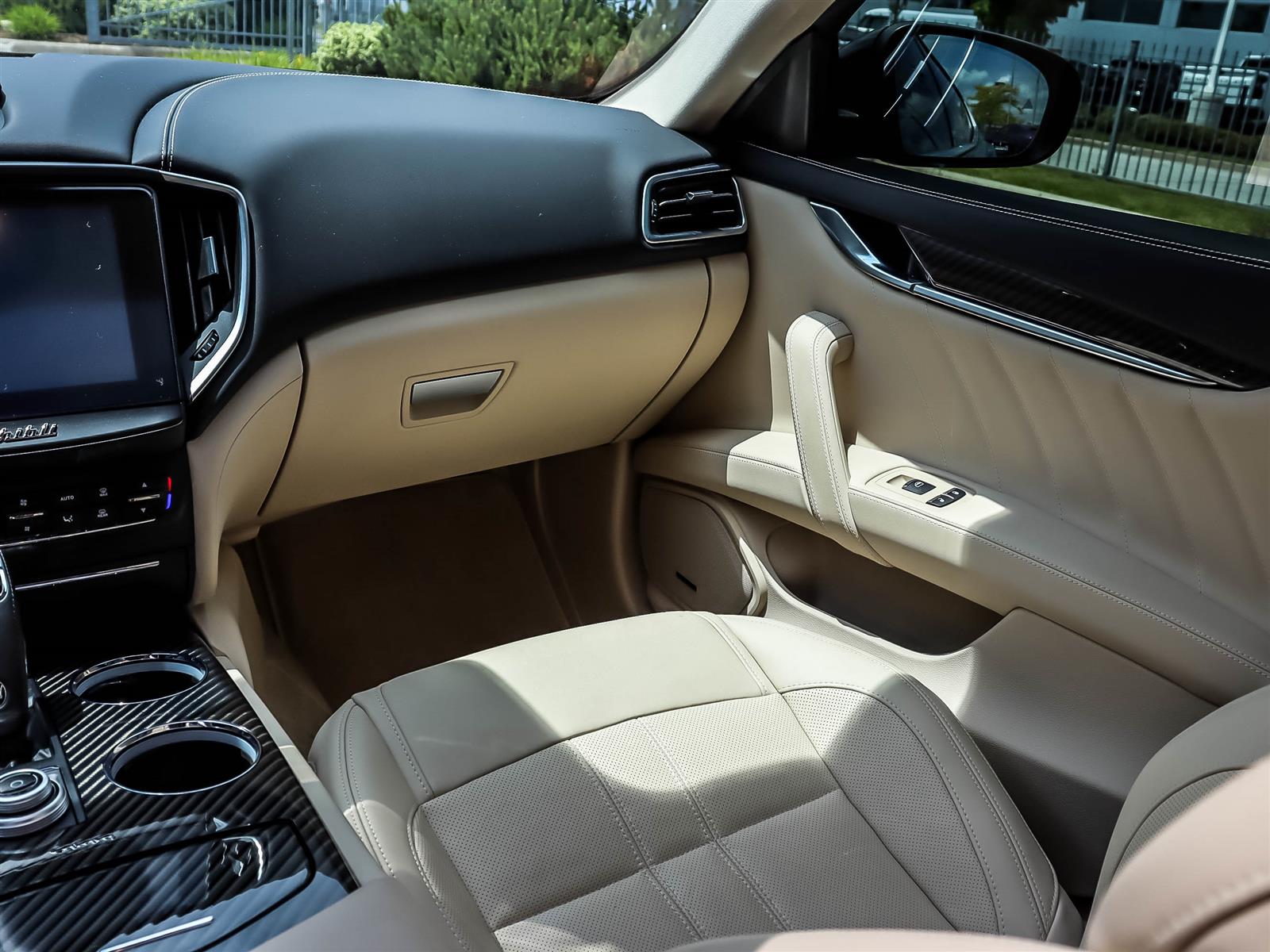 2019 Maserati Ghibli - Thumbnail 12