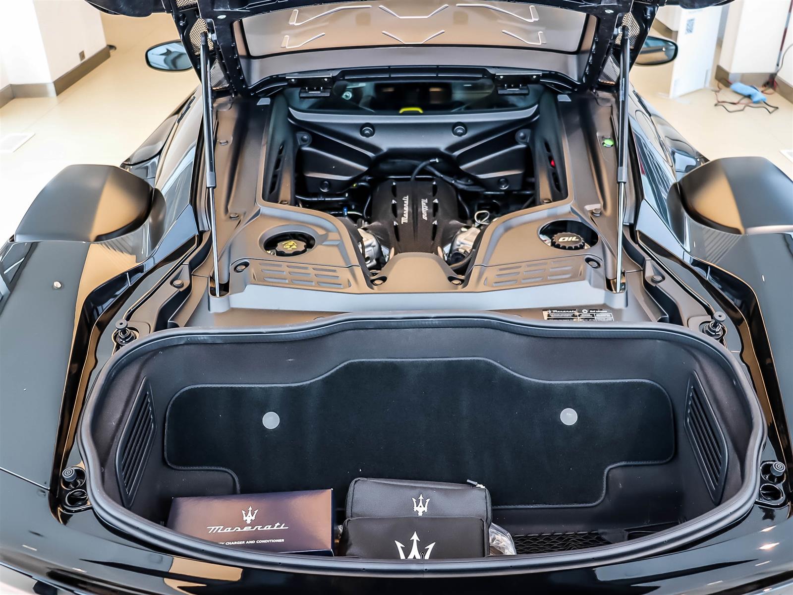 2025 Maserati Coupe GT2 Stradale - Thumbnail 16