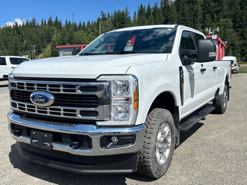 2025 Ford F-350 Super Duty XLT Crew Cab 4WD