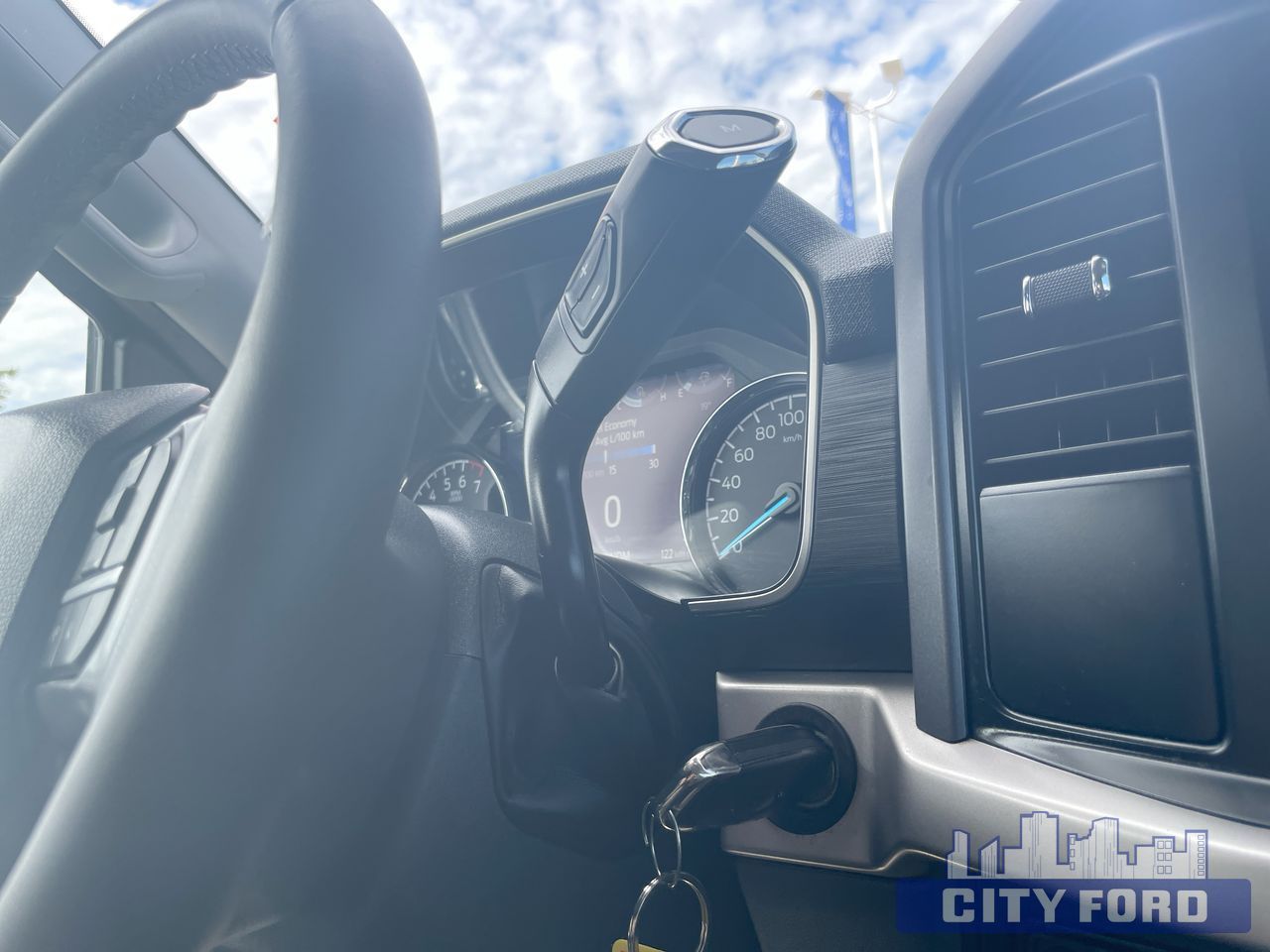 2023 Ford F-150 XLT 4x4 SuperCrew 5.5' Box - Thumbnail 19