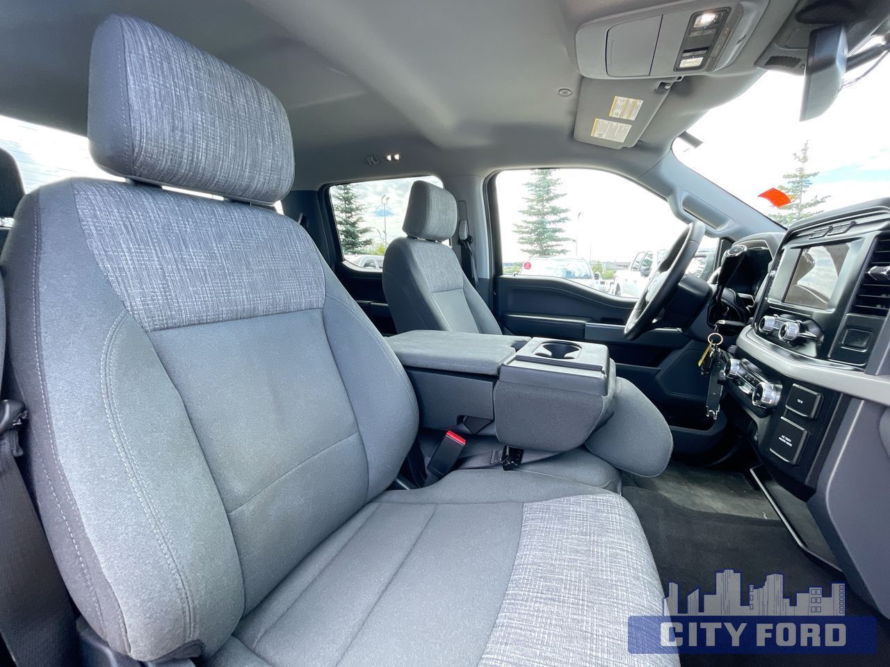 2023 Ford F-150 XLT 4x4 SuperCrew 5.5' Box - Thumbnail 23
