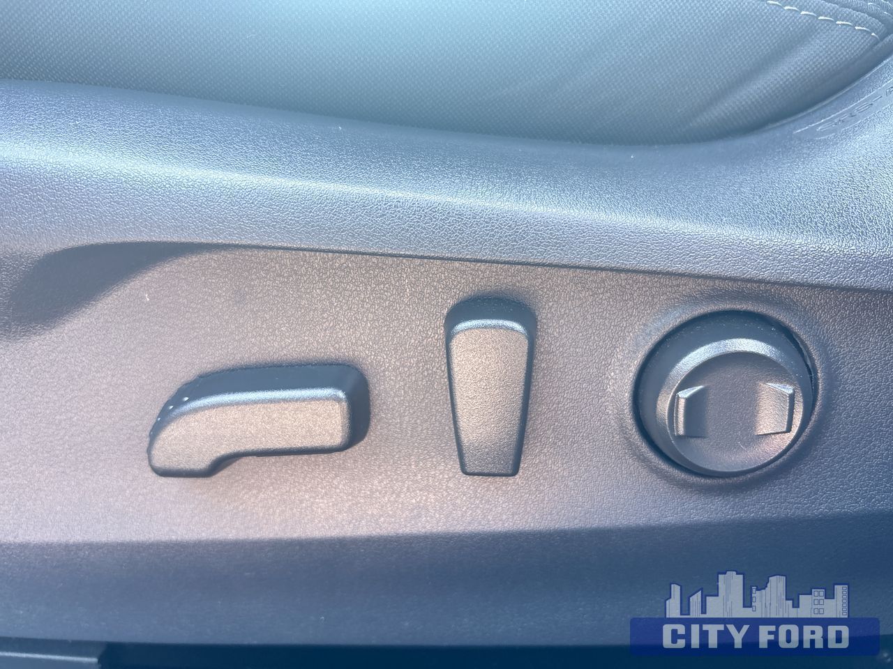 2024 Subaru Outback Touring AWD - Thumbnail 11