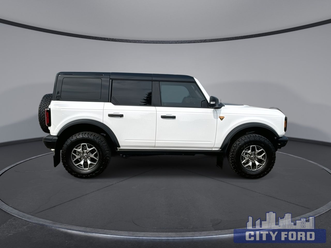 2025 Ford Bronco Badlands 4 Door 4x4 - Thumbnail 9