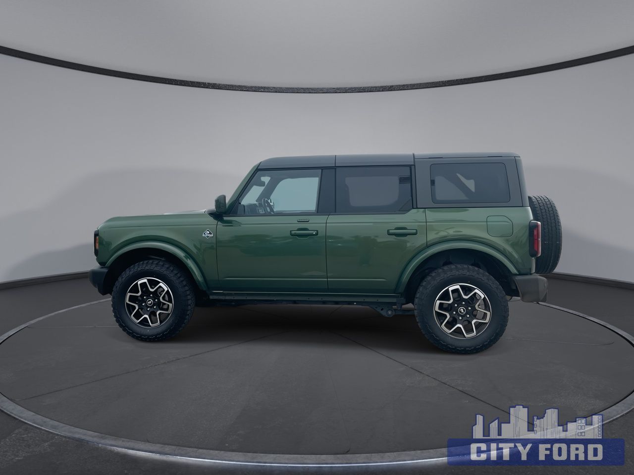 2023 Ford Bronco Outer Banks 4 Door 4x4 - Thumbnail 5