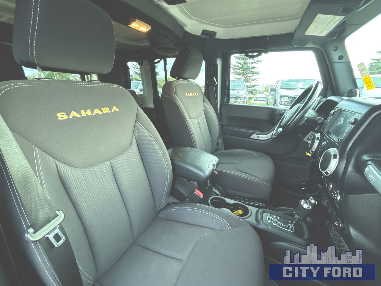 2013 Jeep Wrangler Unlimited Sahara 4x4 4dr - Thumbnail 21