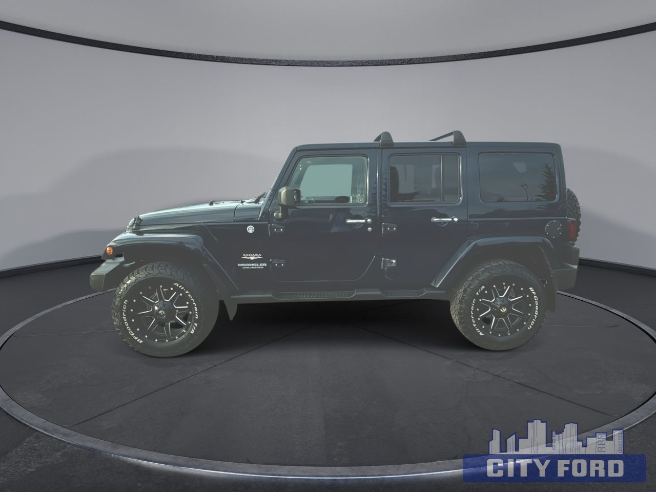 2013 Jeep Wrangler Unlimited Sahara 4x4 4dr - Thumbnail 5