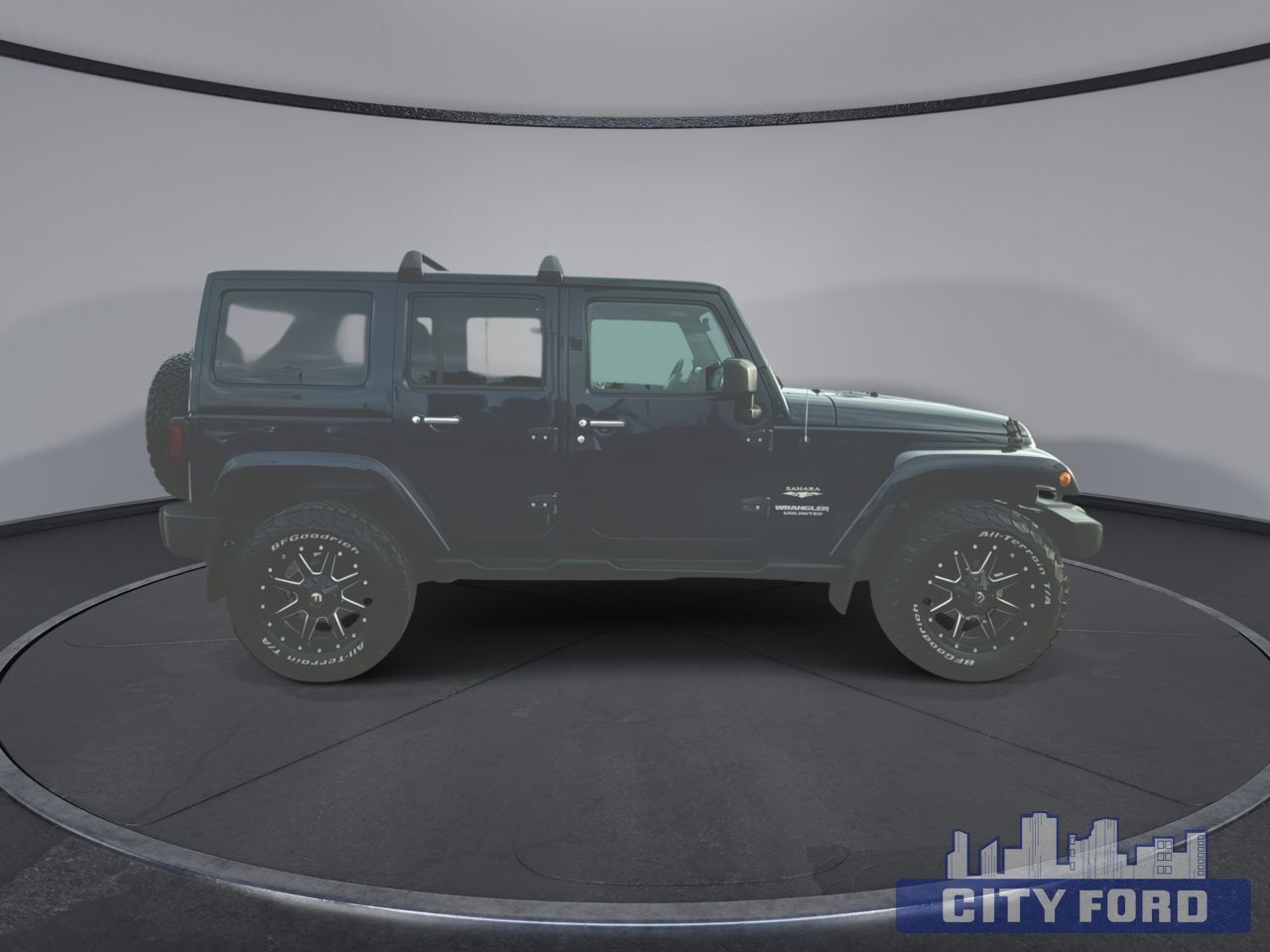 2013 Jeep Wrangler Unlimited Sahara 4x4 4dr - Thumbnail 9