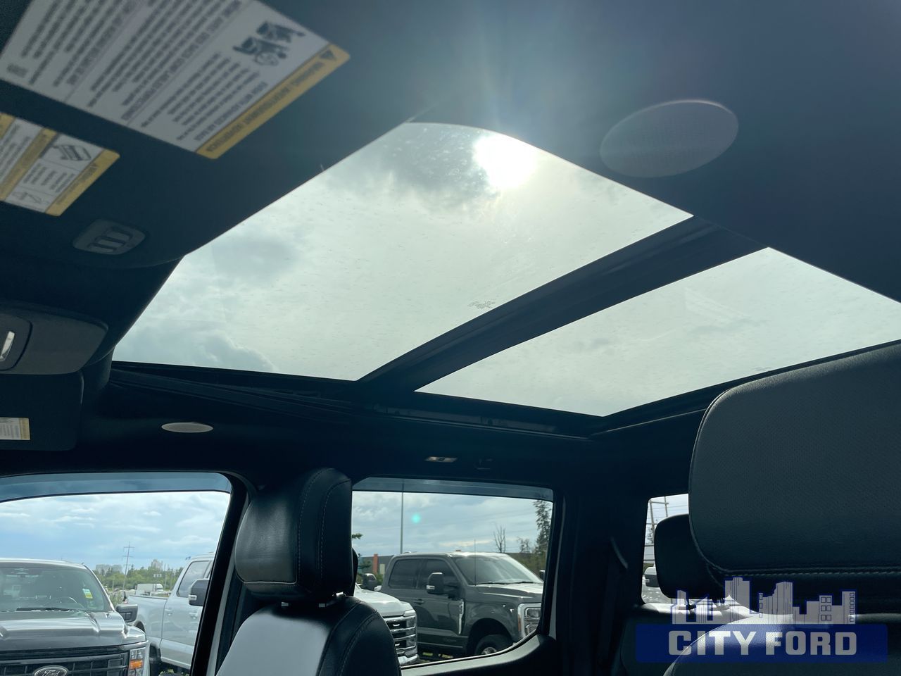 2023 Ford F-150 Lariat 4x4 SuperCrew 5.5' Box - Thumbnail 22