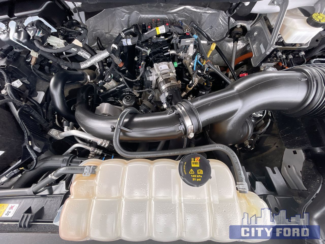 2023 Ford F-150 Lariat 4x4 SuperCrew 5.5' Box - Thumbnail 26