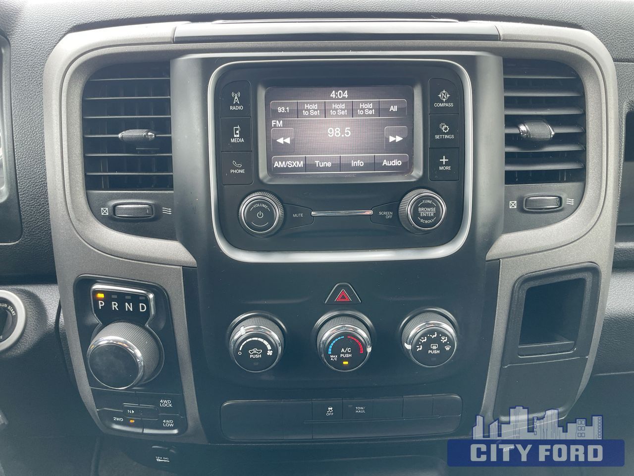 2022 Ram 1500 Classic Tradesman 4x4 Crew Cab 6'4" Box - Thumbnail 16