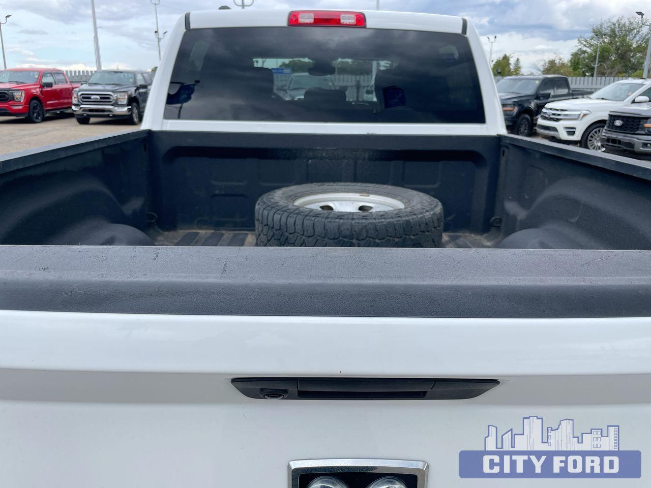 2022 Ram 1500 Classic Tradesman 4x4 Crew Cab 6'4" Box - Thumbnail 20