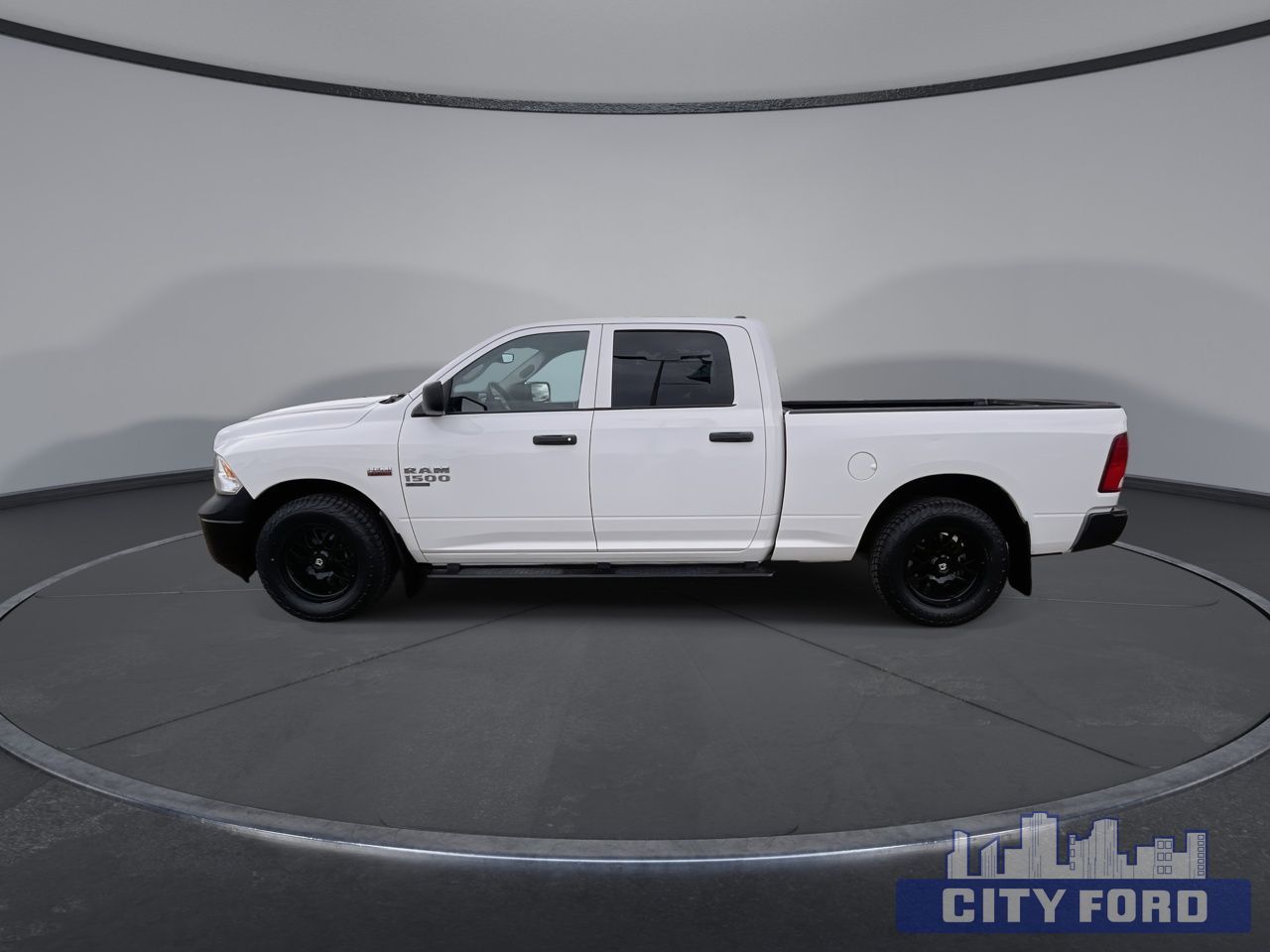 2022 Ram 1500 Classic Tradesman 4x4 Crew Cab 6'4" Box - Thumbnail 5