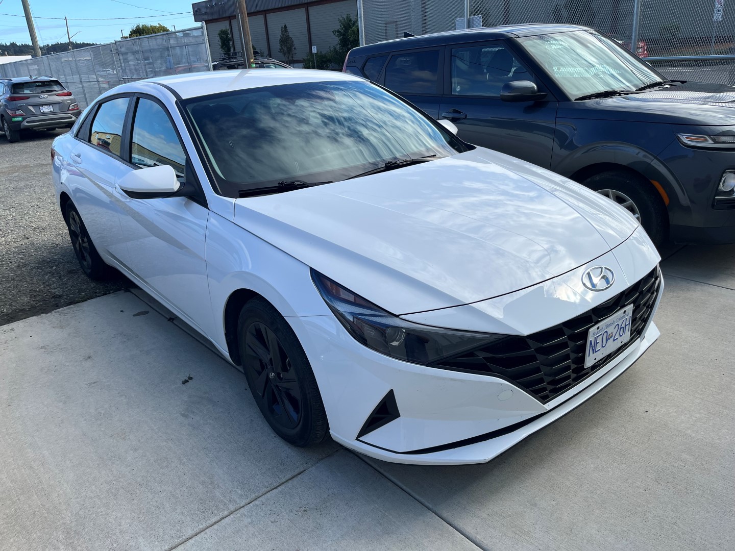 2022 Hyundai Elantra Elantra -Preferred - Thumbnail 3