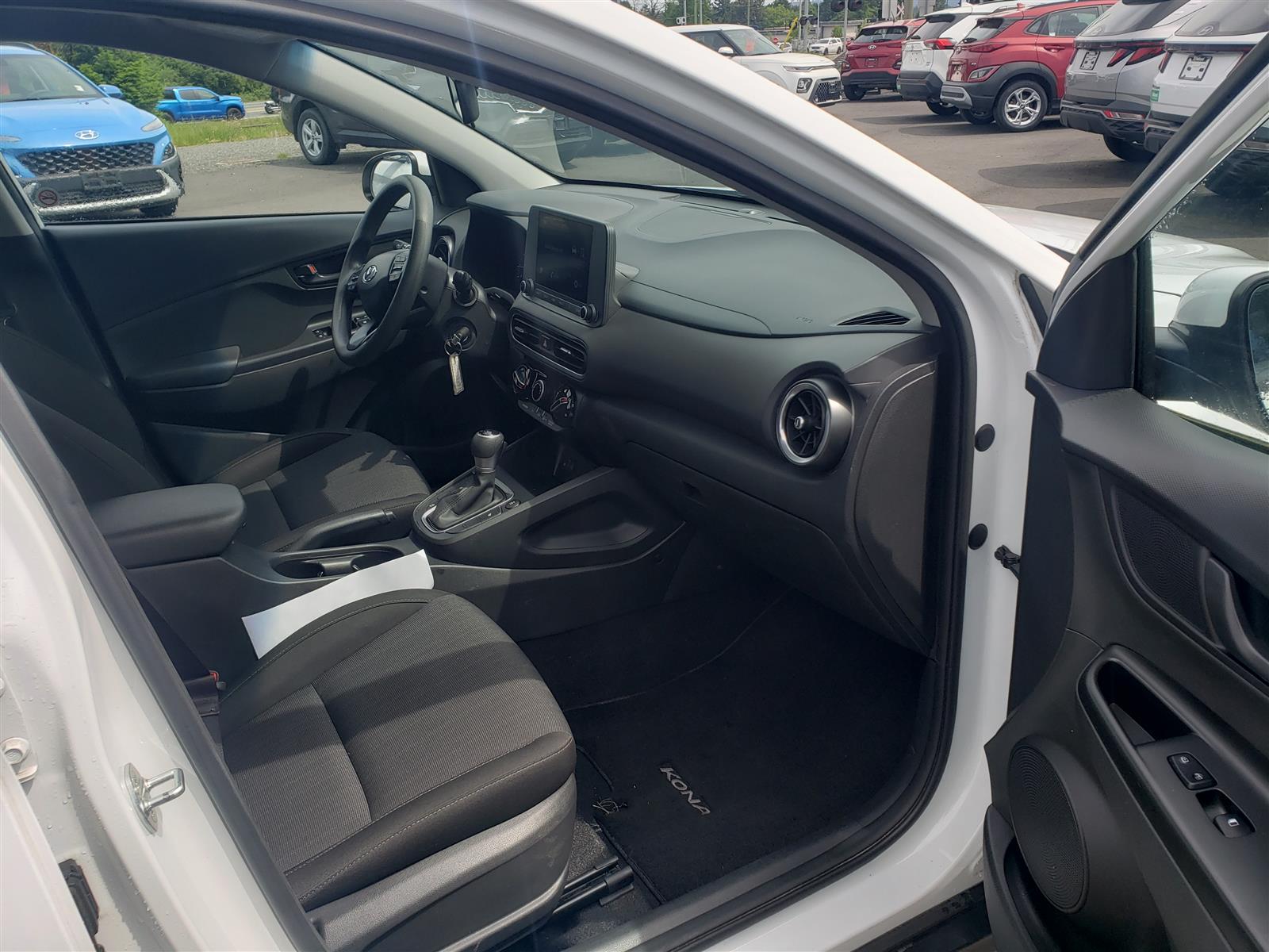 2023 Hyundai KONA ESSENTIAL AWD - Thumbnail 15