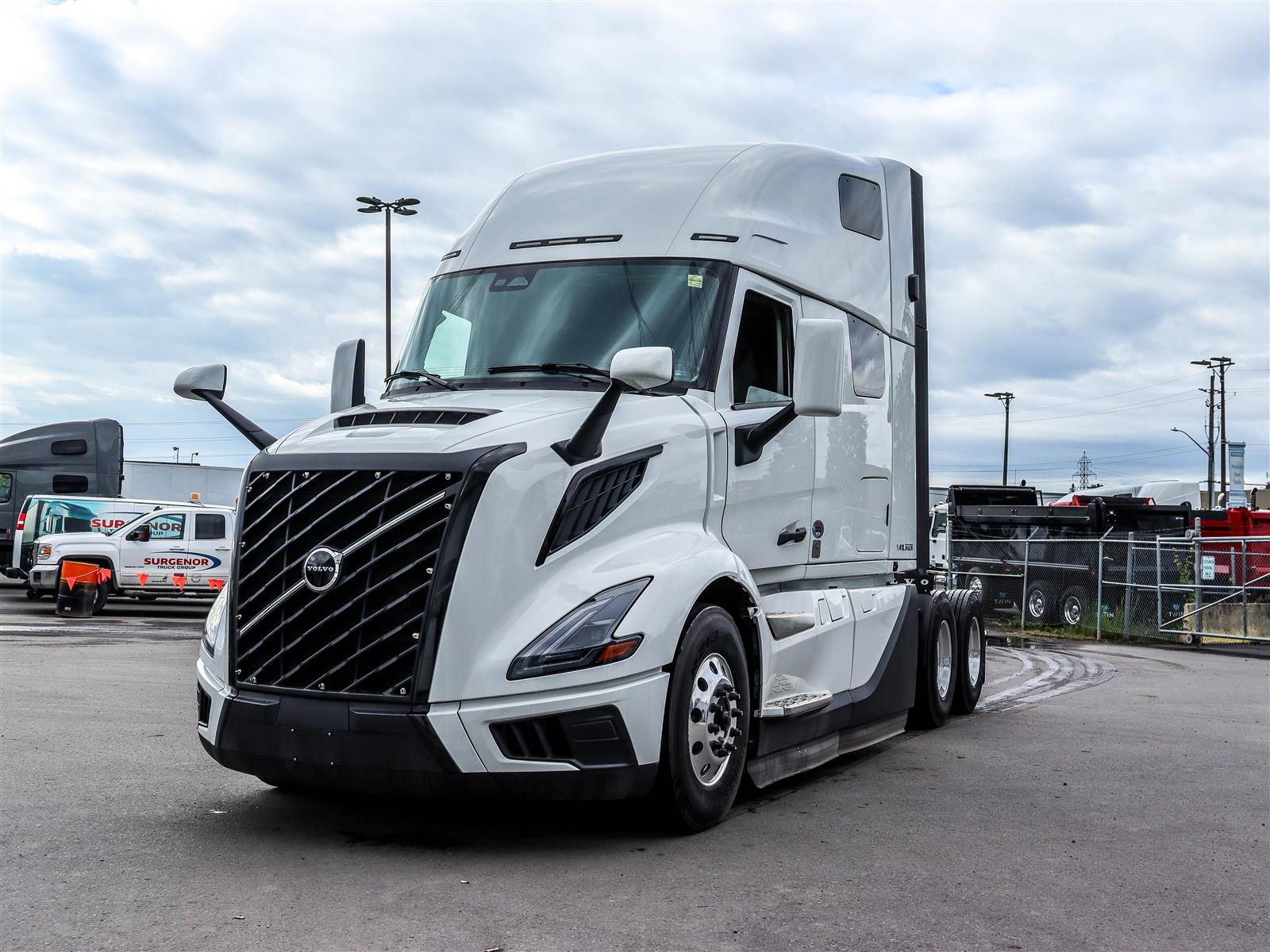 2027 Volvo VNL 660 - Main View