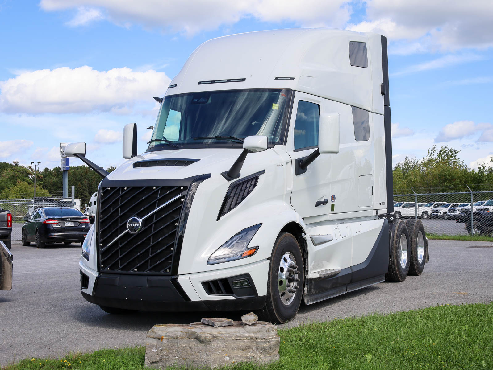 2027 Volvo VNL 860