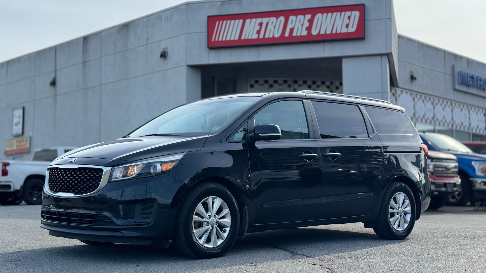 2015 Kia Sedona LX - Main View