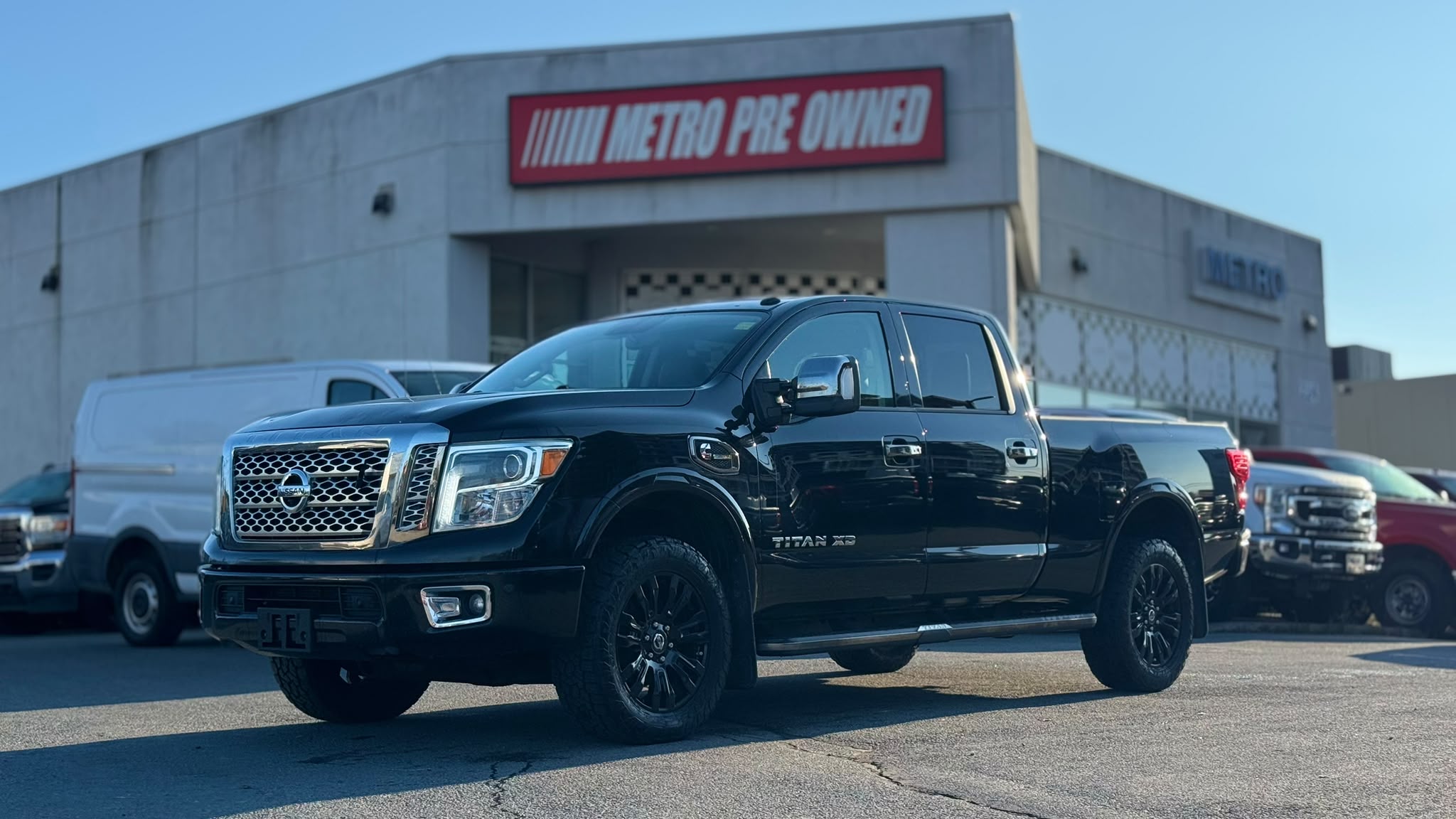 2016 Nissan Titan XD PRO-4X 4WD Diesel - Main View
