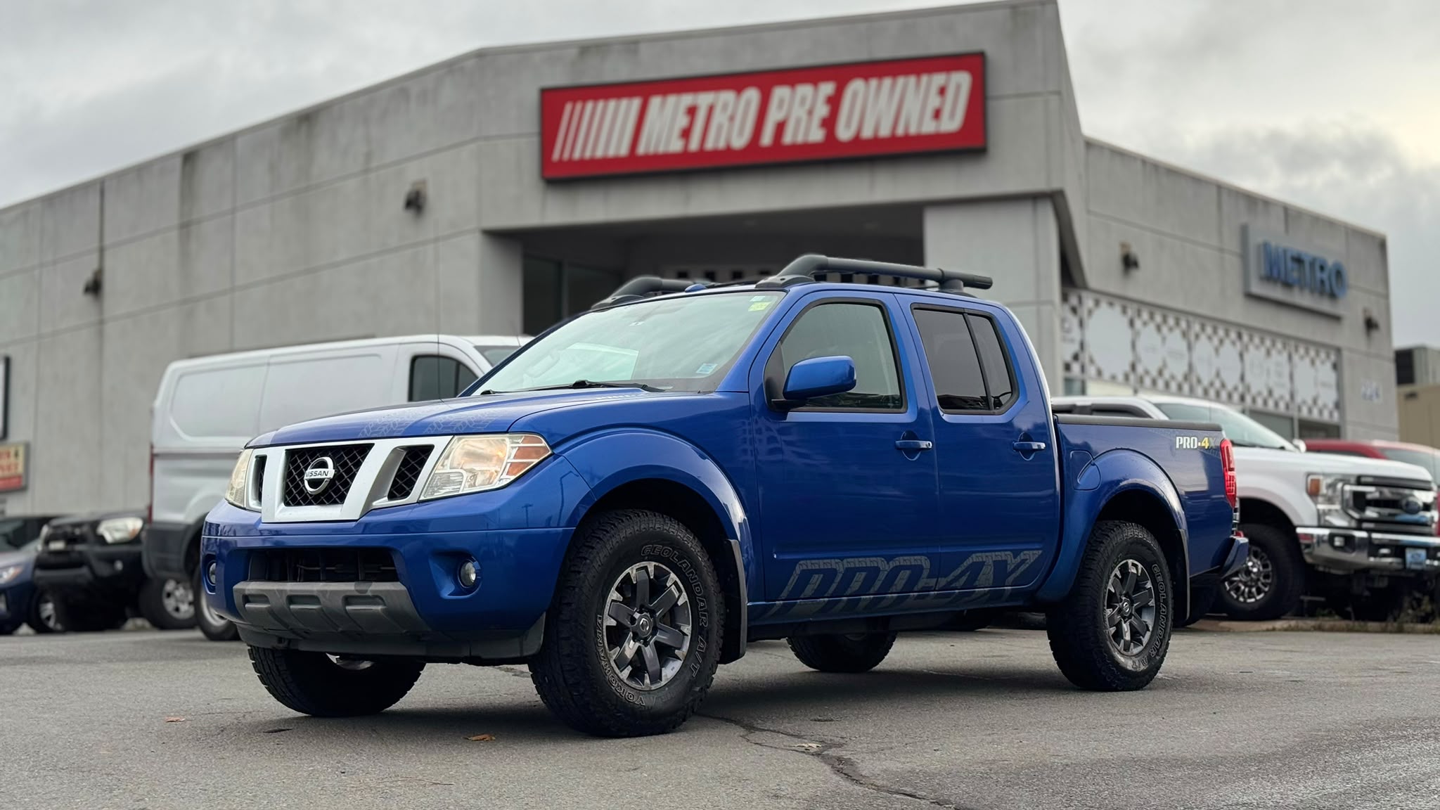 2015 Nissan Frontier PRO-4X Crew Cab 5AT 4WD - Main View