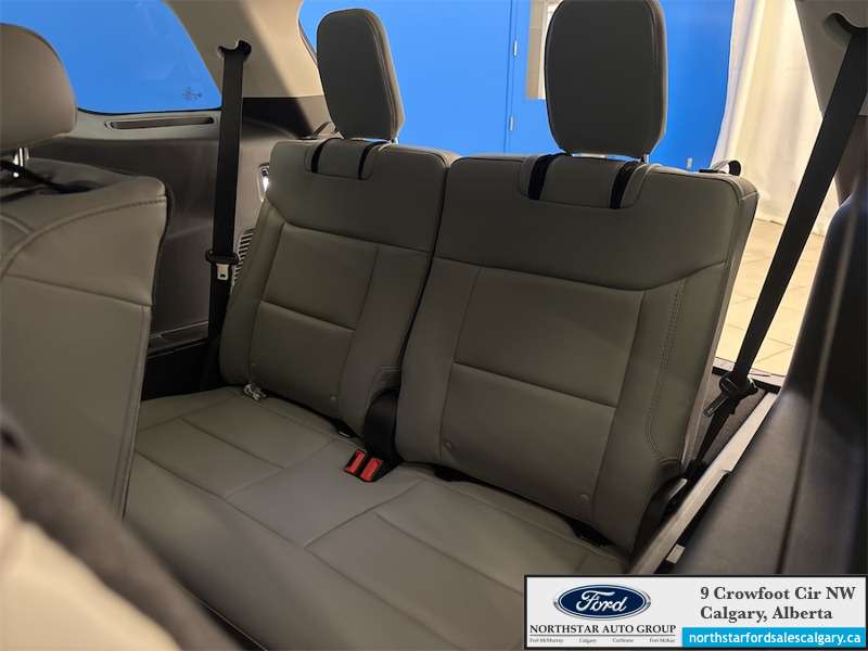 2026 Ford Explorer Active w/200A Pkg - Thumbnail 14
