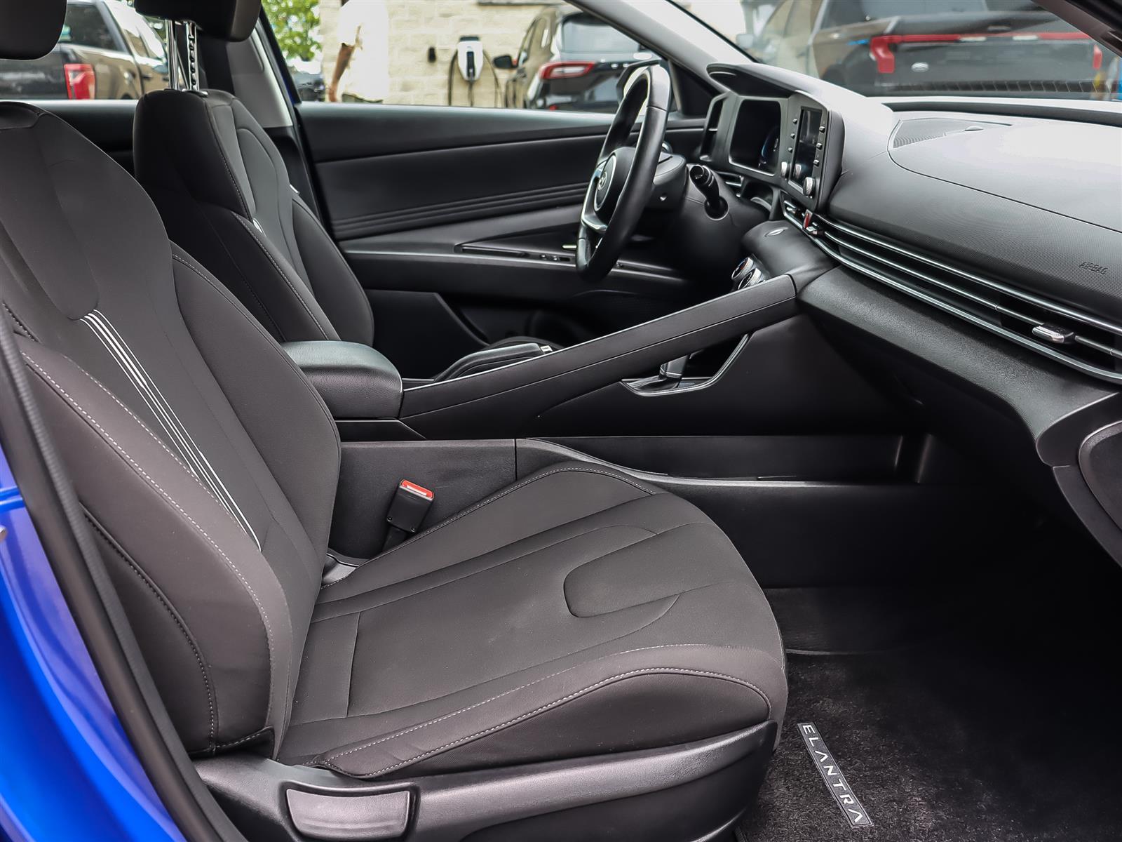 2024 Hyundai Elantra SEL - Thumbnail 17