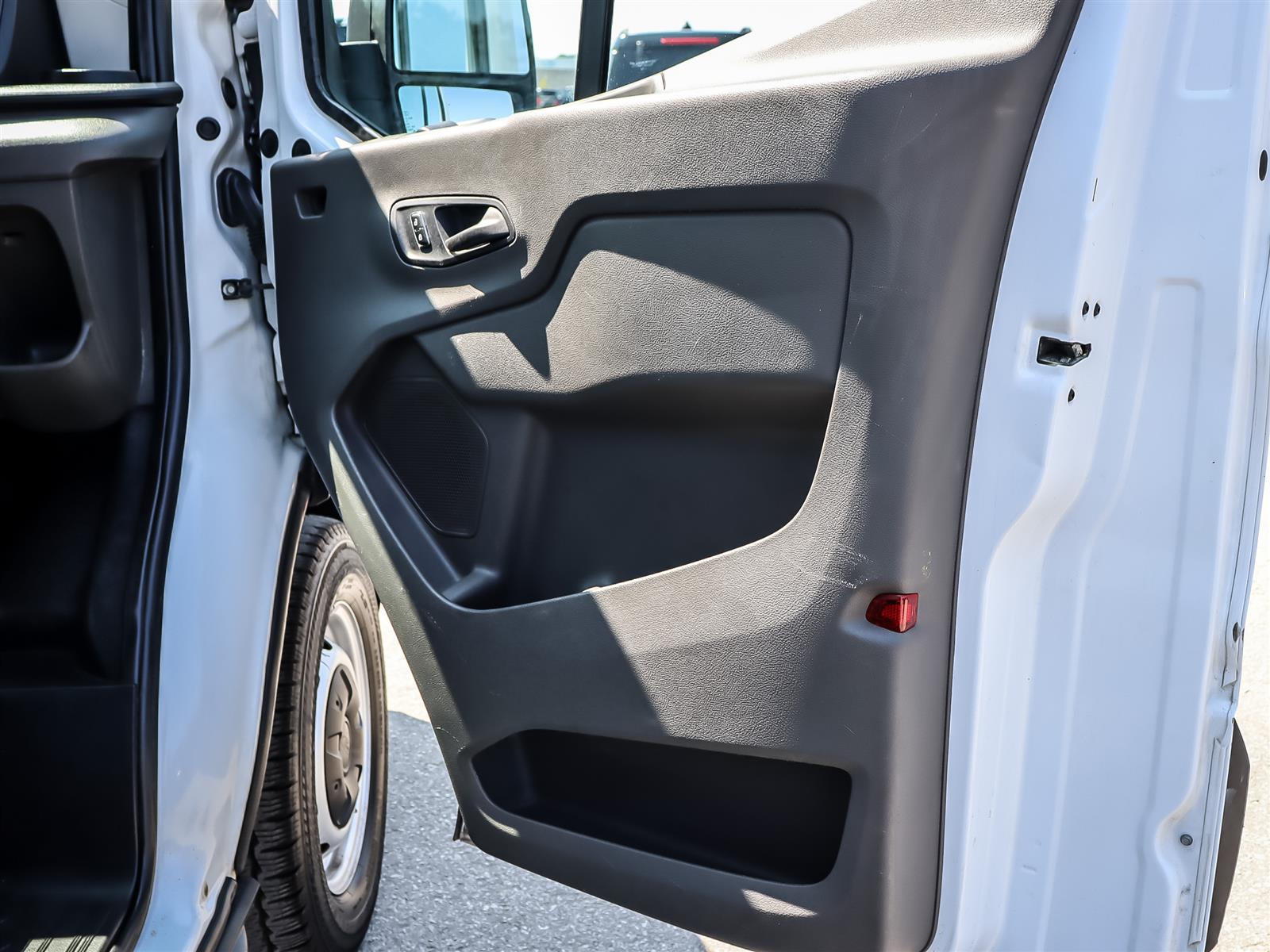 2022 Ford Transit 250 Van - Thumbnail 17