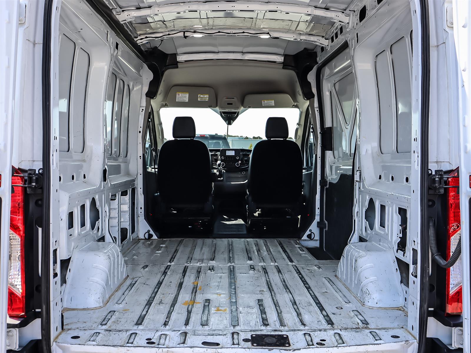 2022 Ford Transit 250 Van - Thumbnail 18
