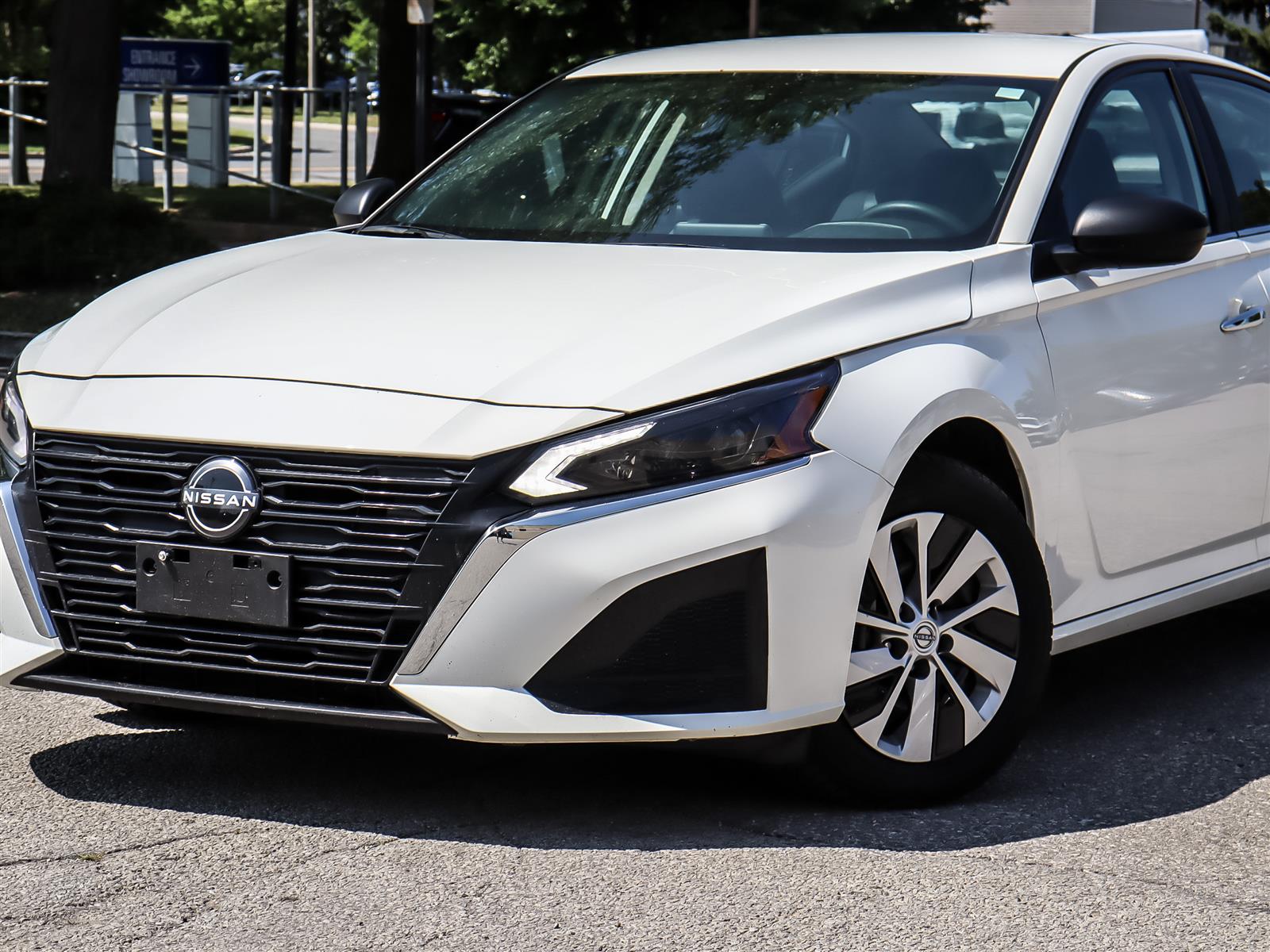 2024 Nissan Altima 2.5 S AWD - Thumbnail 2
