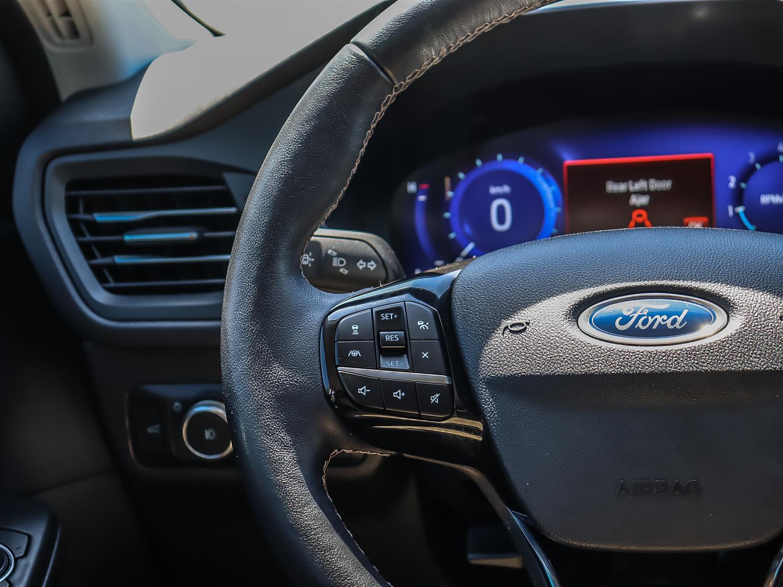 2022 Ford Escape Titanium - Thumbnail 14