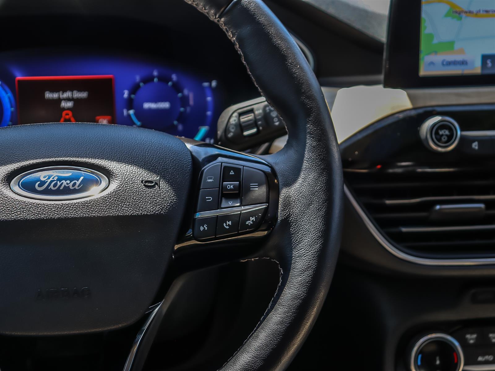 2022 Ford Escape Titanium - Thumbnail 15