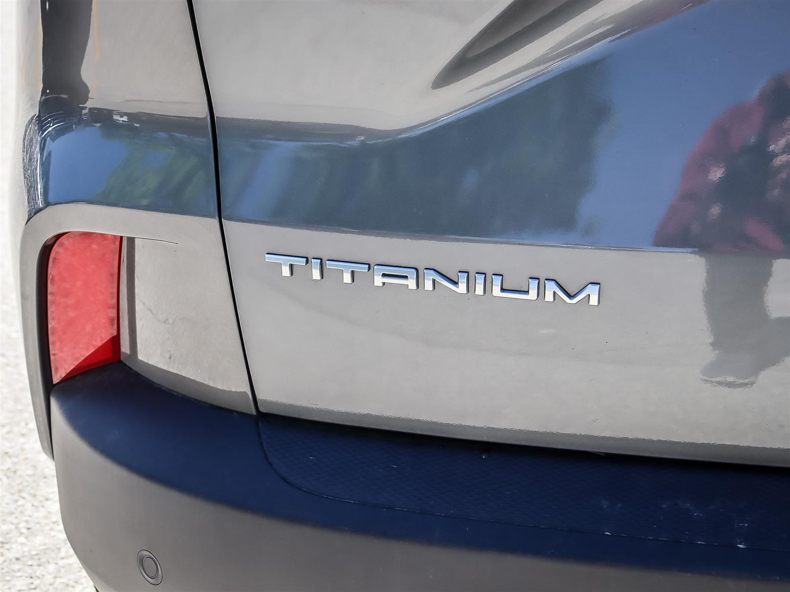 2022 Ford Escape Titanium - Thumbnail 24