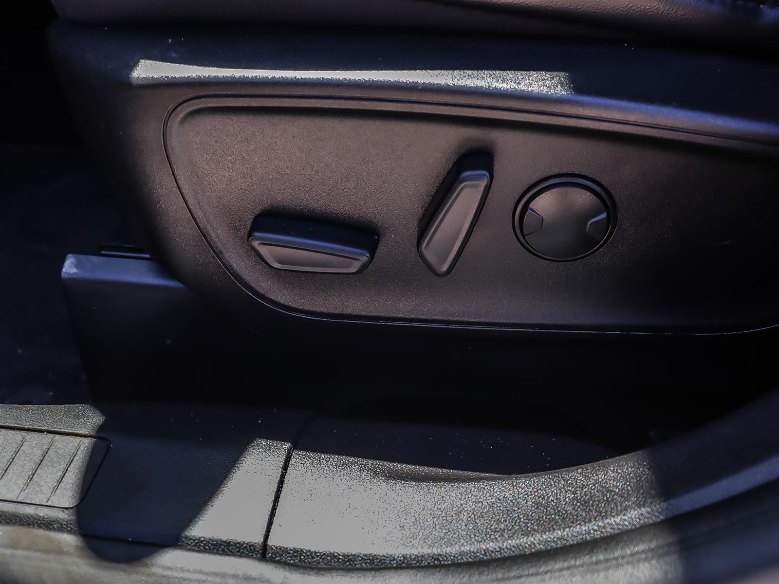 2023 Ford Escape ST-Line Elite AWD - Thumbnail 11