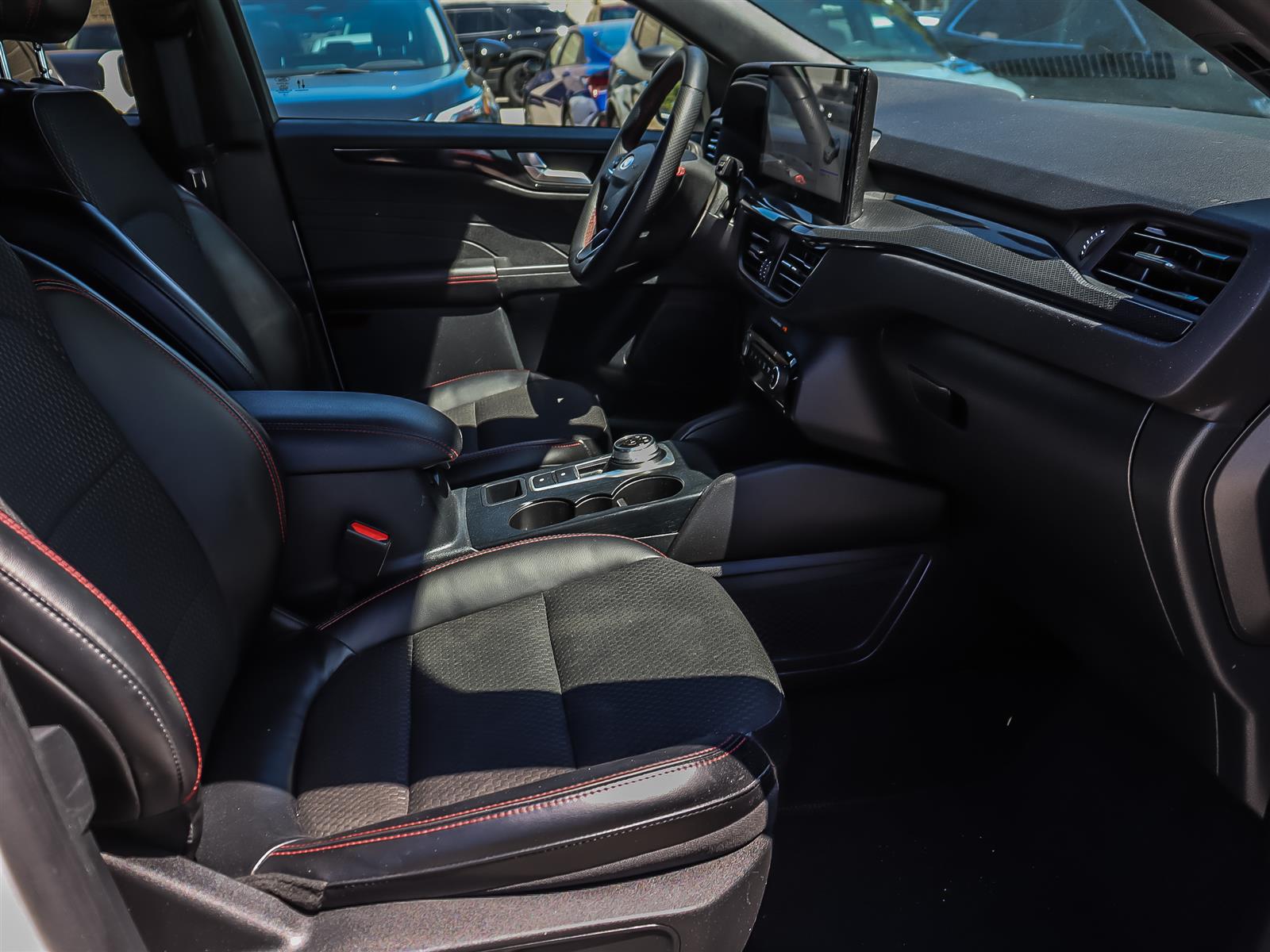 2023 Ford Escape ST-Line Elite AWD - Thumbnail 18