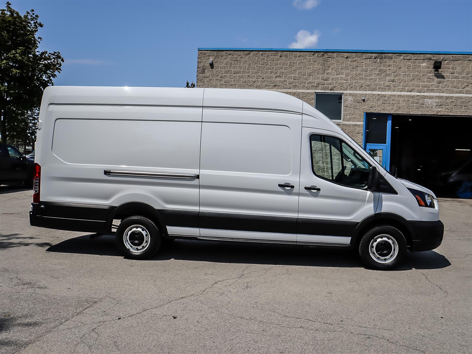2024 Ford Transit 250 Van High Roof w/Sliding Pass. 148-in. WB EL - Thumbnail 4