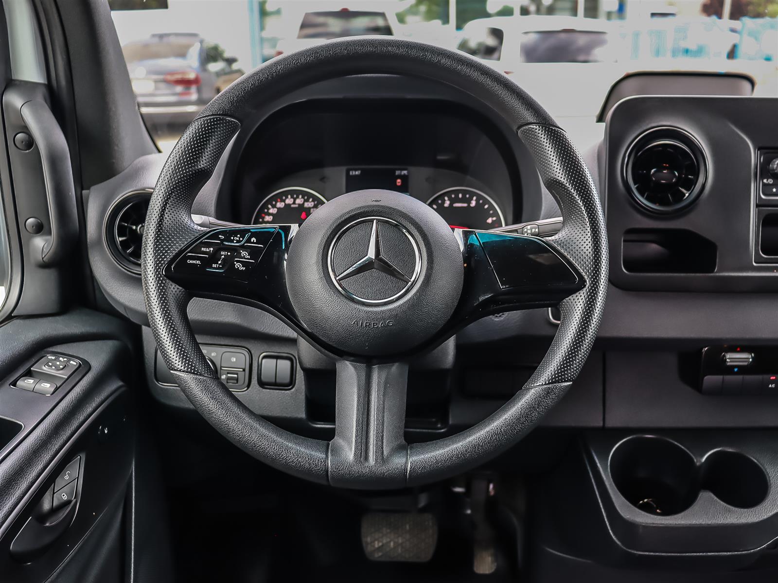 2025 Mercedes-Benz Sprinter 2500 170-in. WB - Thumbnail 11