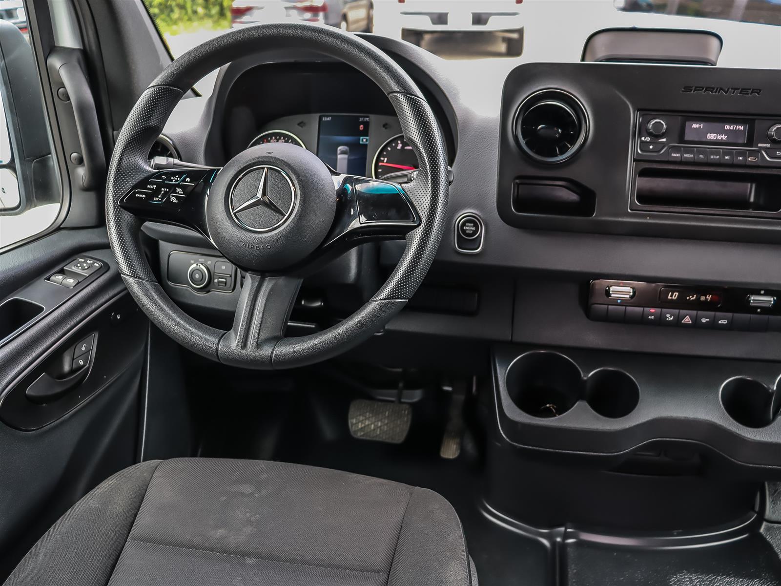 2025 Mercedes-Benz Sprinter 2500 170-in. WB - Thumbnail 13