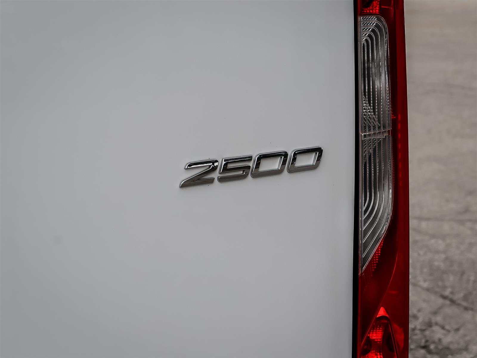 2025 Mercedes-Benz Sprinter 2500 170-in. WB - Thumbnail 20