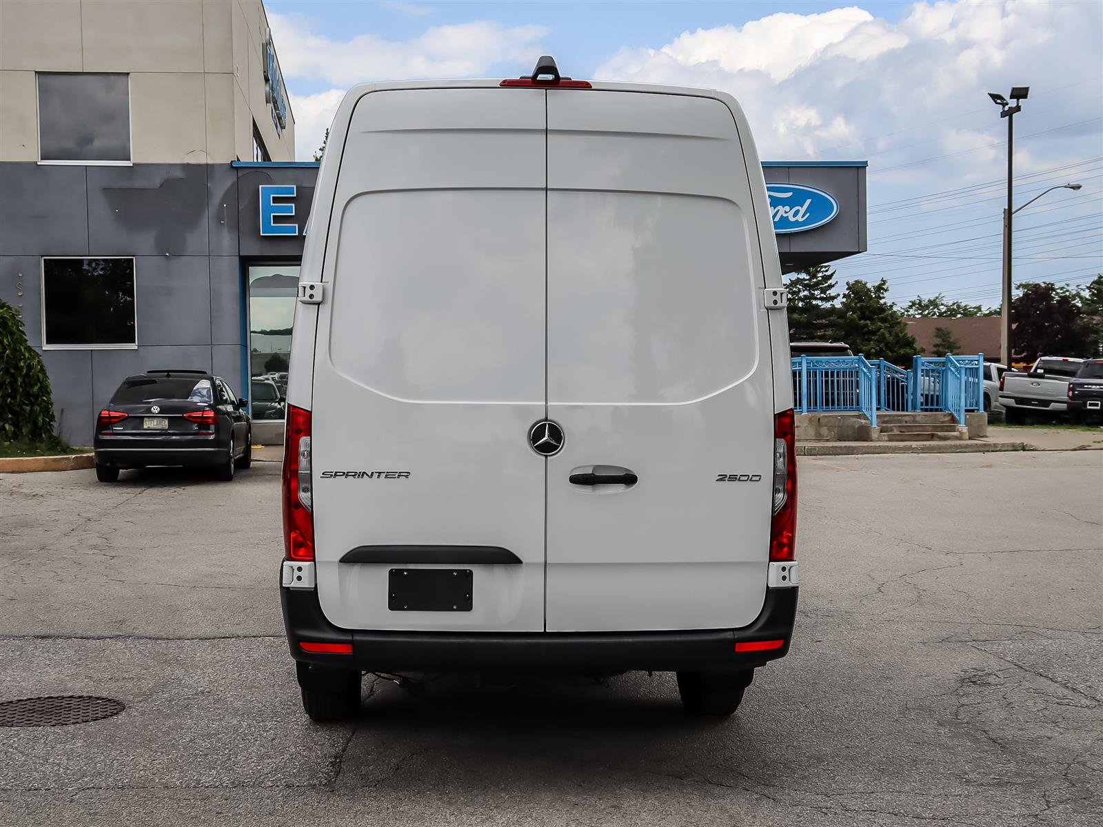 2025 Mercedes-Benz Sprinter 2500 170-in. WB - Thumbnail 5