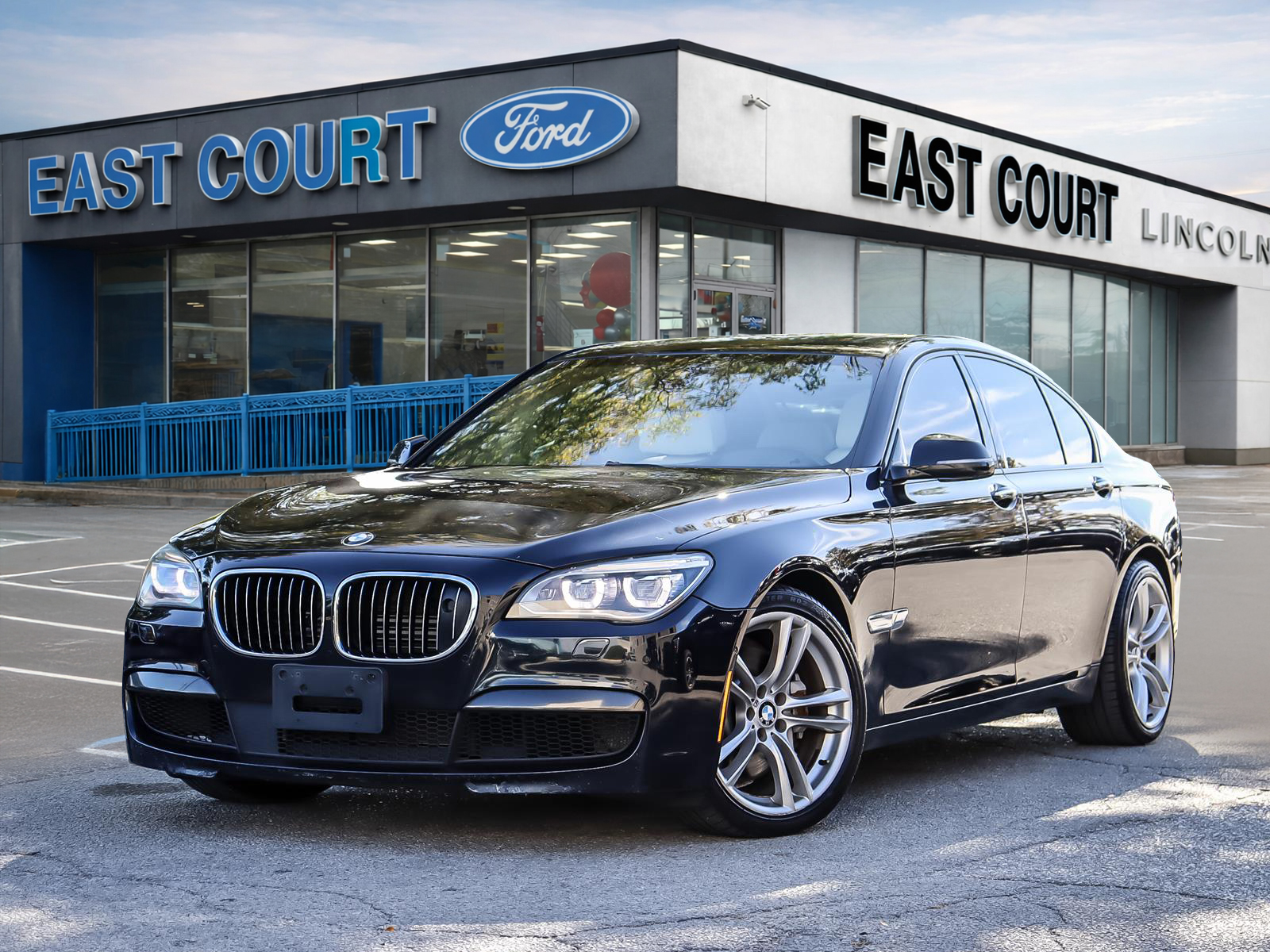 2015 BMW 750i XDRIVE AWD - Main View