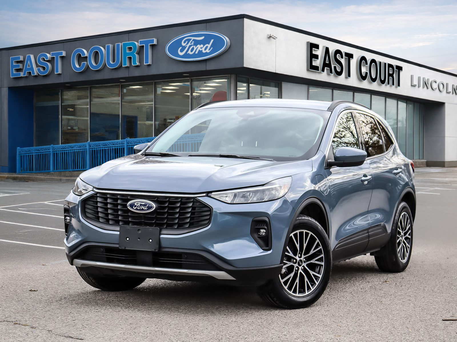 Blue 2024 Ford Escape Hybrid Plug-in SUV / Crossover Front-Wheel Drive Automatic