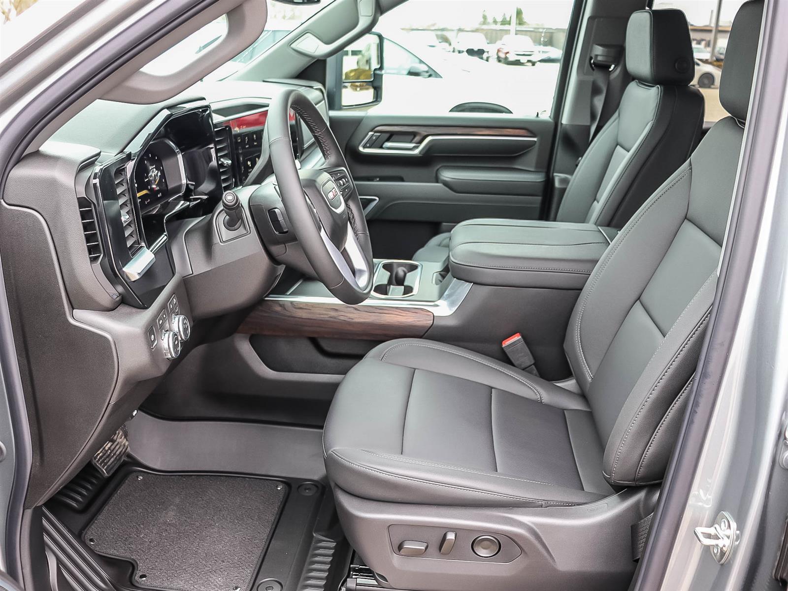 2026 GMC Sierra SLT - Thumbnail 11