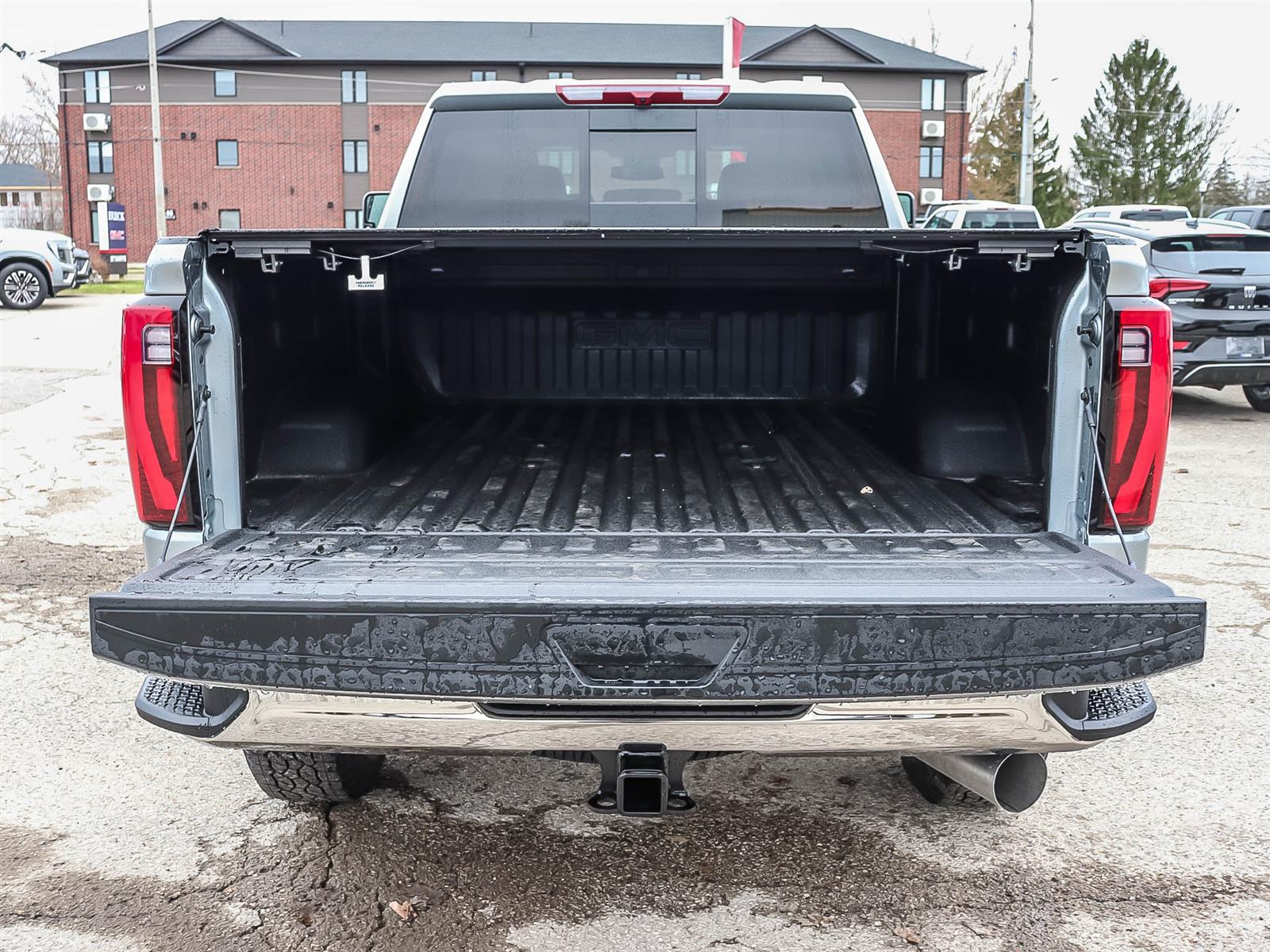 2026 GMC Sierra SLT - Thumbnail 21