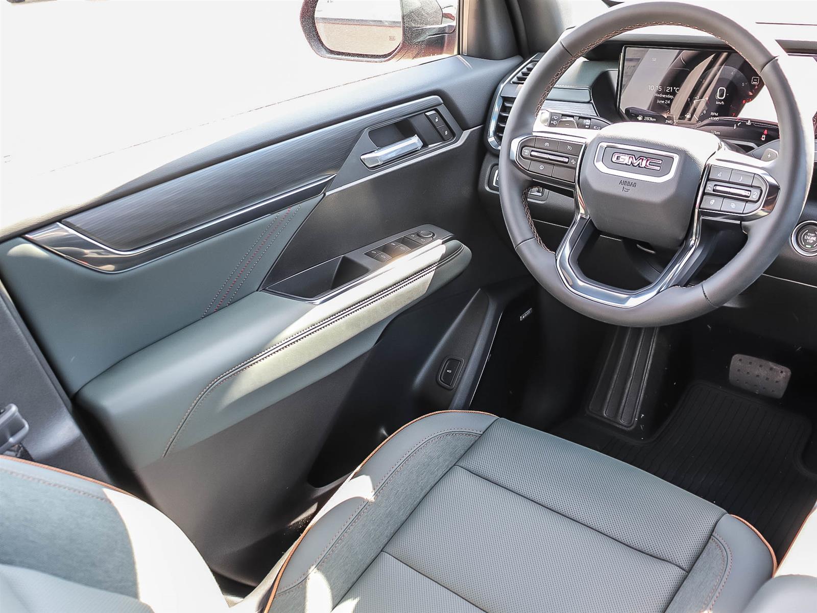 2026 GMC Acadia AT4 | 7 PASSENGER | WINTER PACKAGE - Thumbnail 16