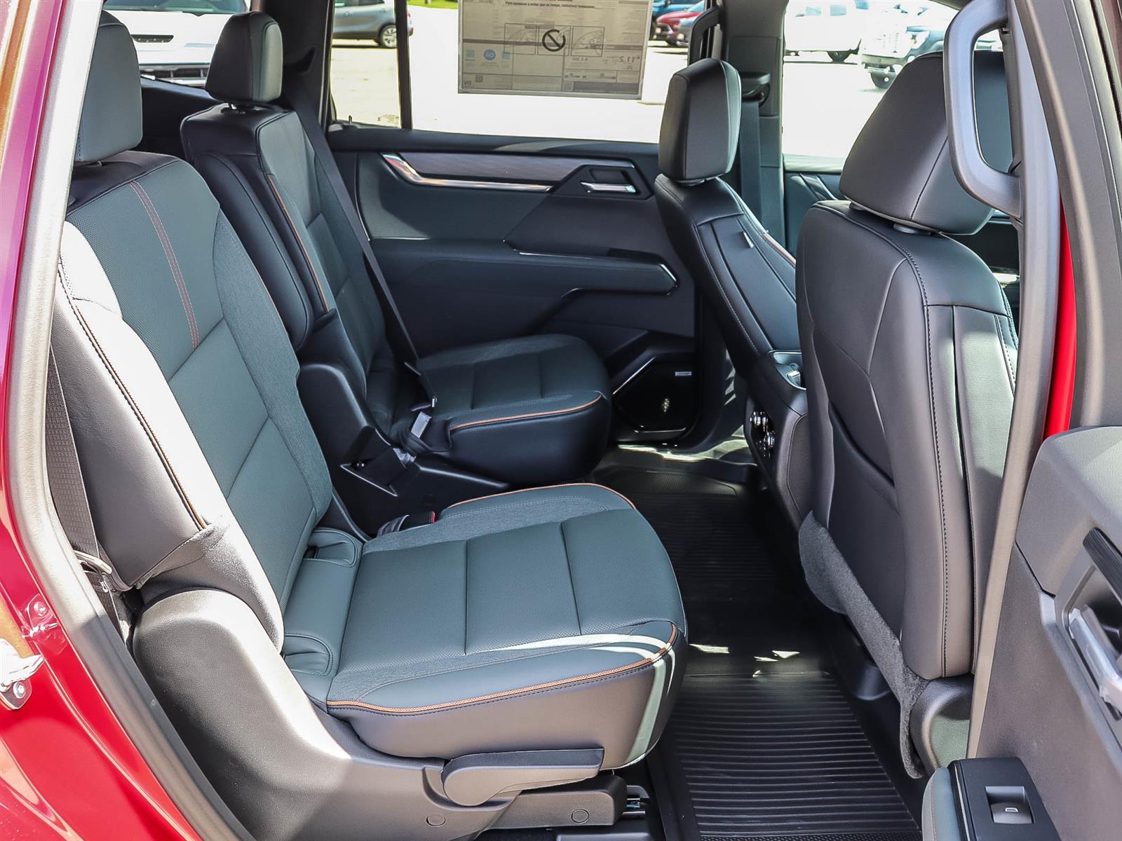 2026 GMC Acadia AT4 | 7 PASSENGER | WINTER PACKAGE - Thumbnail 19