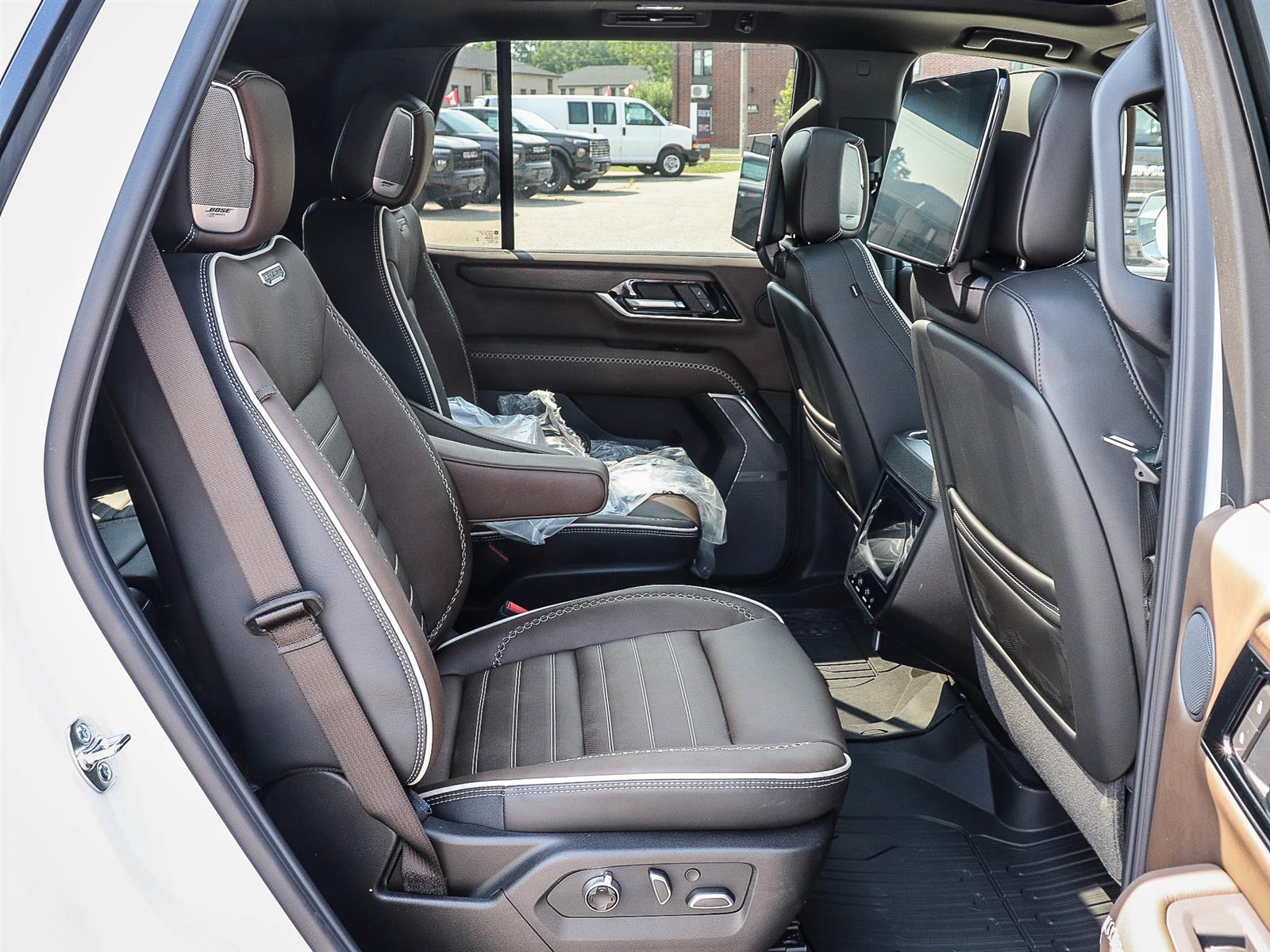 2026 GMC Yukon DENALI ULTIMATE | 7 PASSENGER | ENHANCED TRAILERING PKG - Thumbnail 21