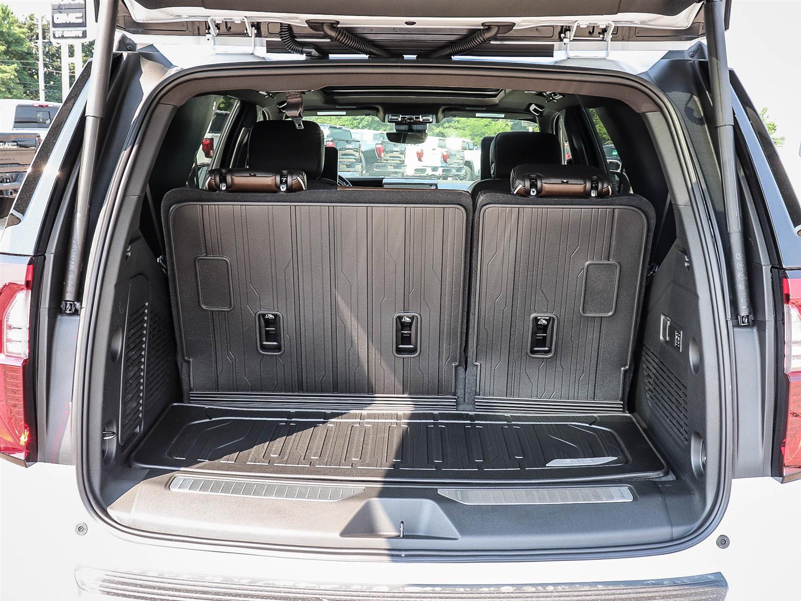 2026 GMC Yukon DENALI ULTIMATE | 7 PASSENGER | ENHANCED TRAILERING PKG - Thumbnail 23
